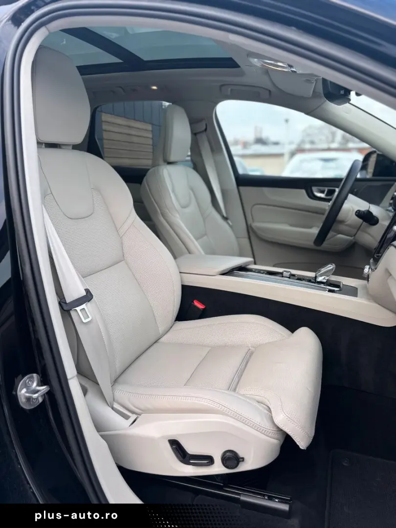 VOLVO XC60 T8 Ultimate Plug-InHybrid AWD Panorama