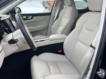 VOLVO XC60 T8 Ultimate Plug-InHybrid AWD Panorama