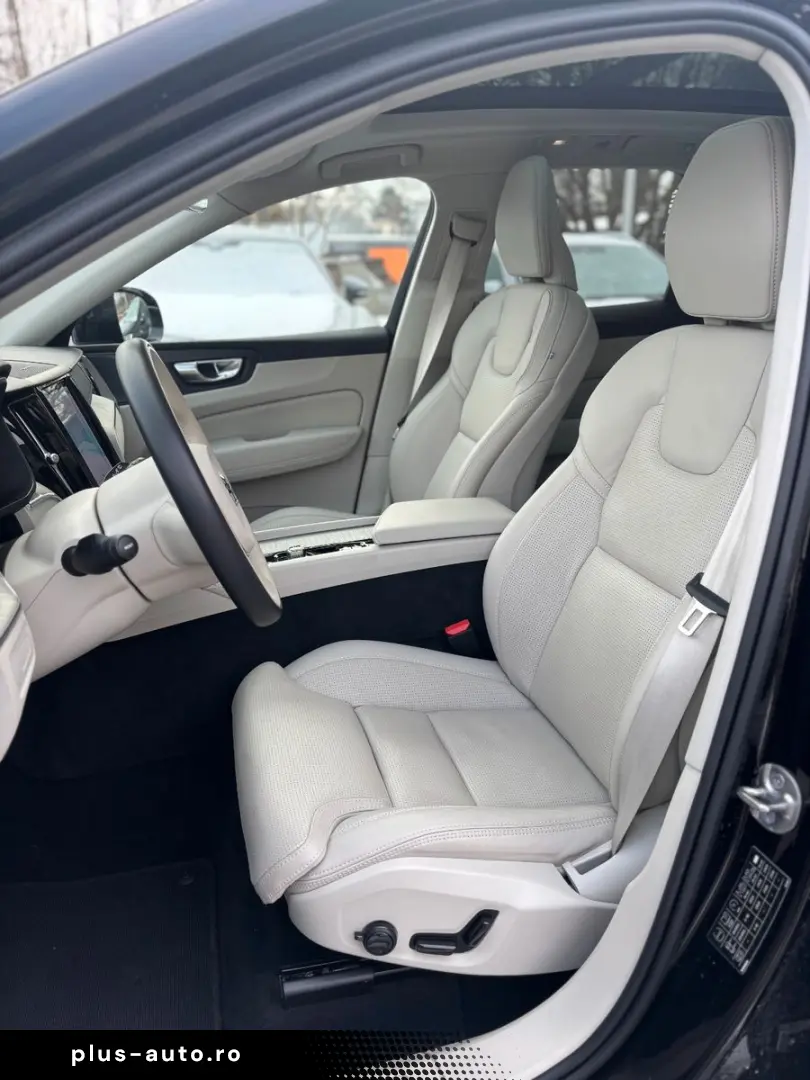 VOLVO XC60 T8 Ultimate Plug-InHybrid AWD Panorama