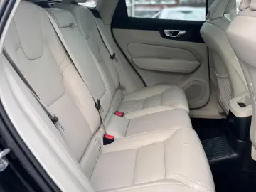 VOLVO XC60 T8 Ultimate Plug-InHybrid AWD Panorama