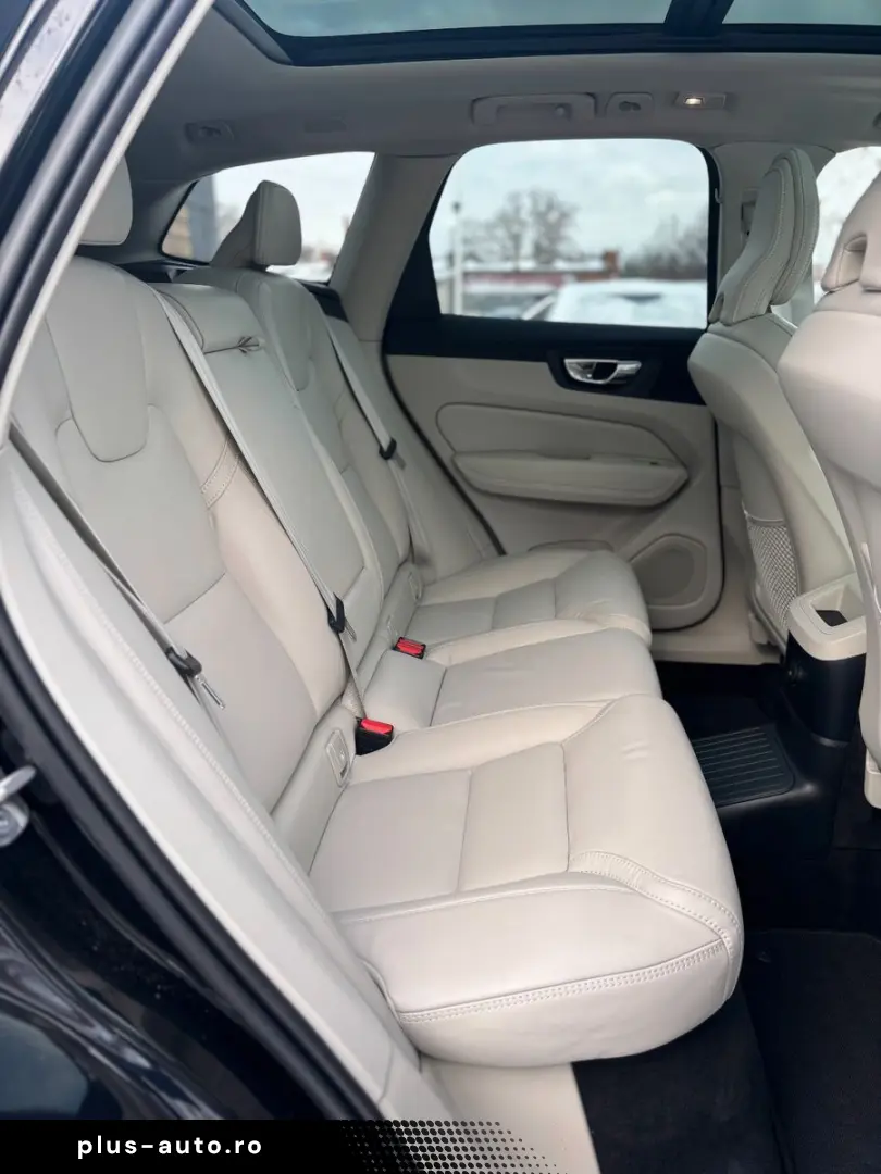 VOLVO XC60 T8 Ultimate Plug-InHybrid AWD Panorama