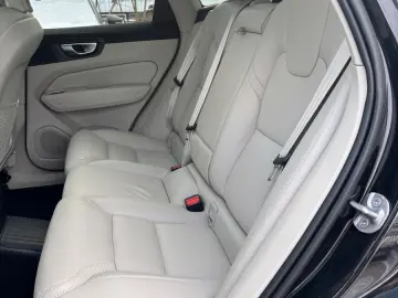 VOLVO XC60 T8 Ultimate Plug-InHybrid AWD Panorama