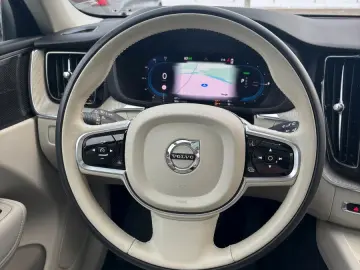 VOLVO XC60 T8 Ultimate Plug-InHybrid AWD Panorama