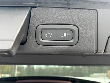 VOLVO XC60 T8 Ultimate Plug-InHybrid AWD Panorama