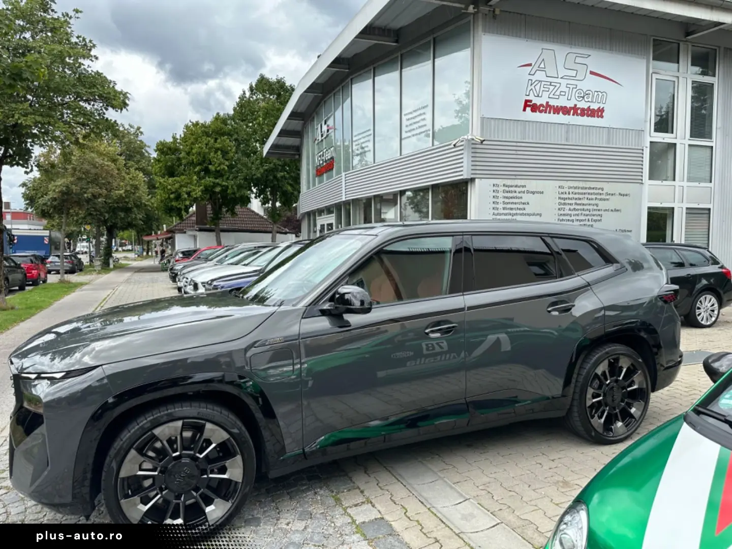 BMW XM 4.4 360  AHK MASSAGE HEAD-UP 23  B&W CARBON