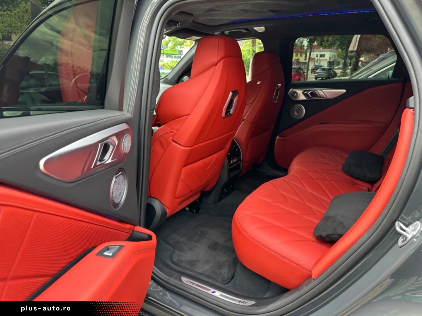 BMW XM 4.4 360  AHK MASSAGE HEAD-UP 23  B&W CARBON