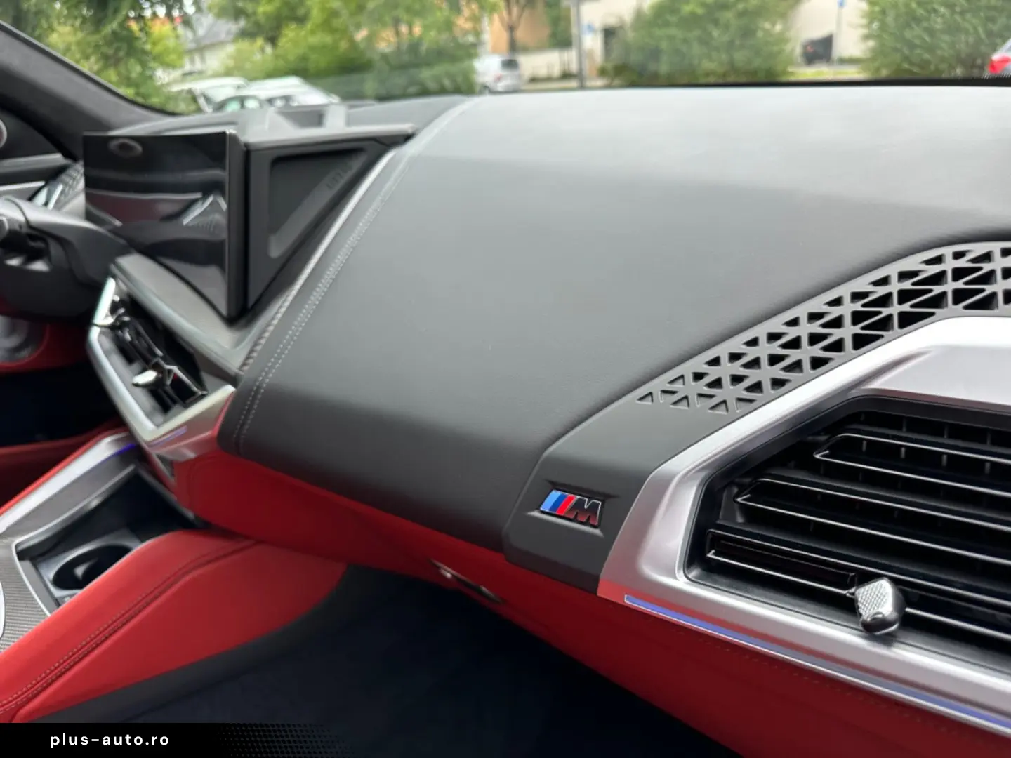 BMW XM 4.4 360  AHK MASSAGE HEAD-UP 23  B&W CARBON