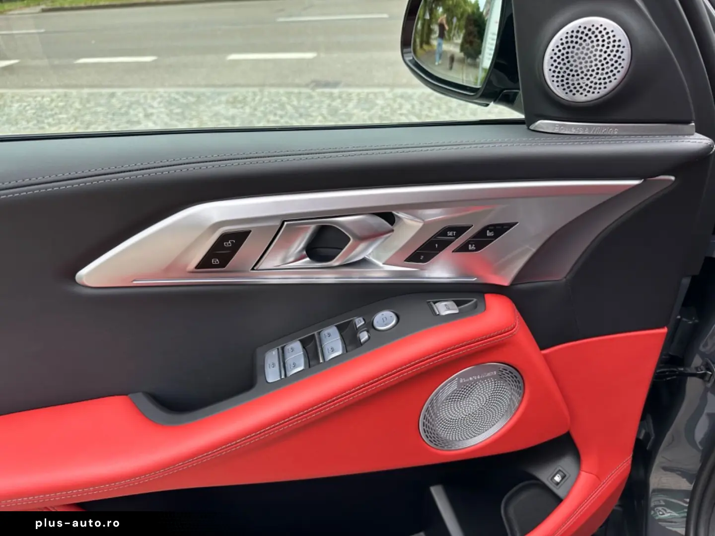 BMW XM 4.4 360  AHK MASSAGE HEAD-UP 23  B&W CARBON