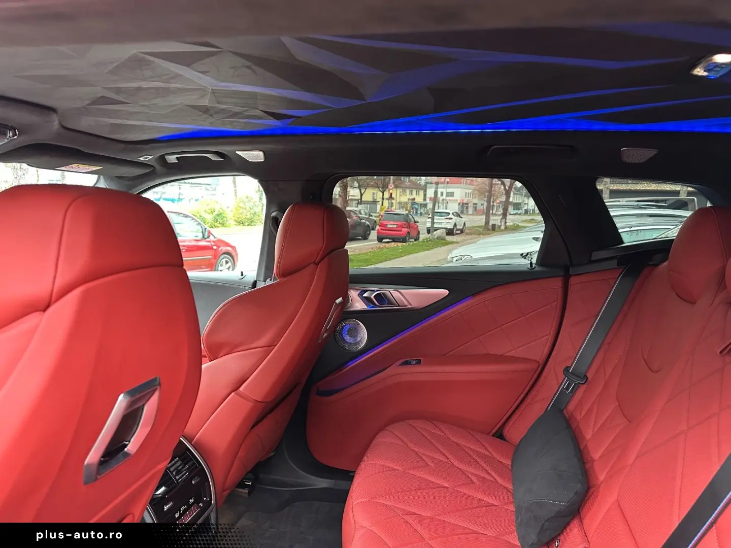 BMW XM 4.4 360  AHK MASSAGE HEAD-UP 23  B&W CARBON