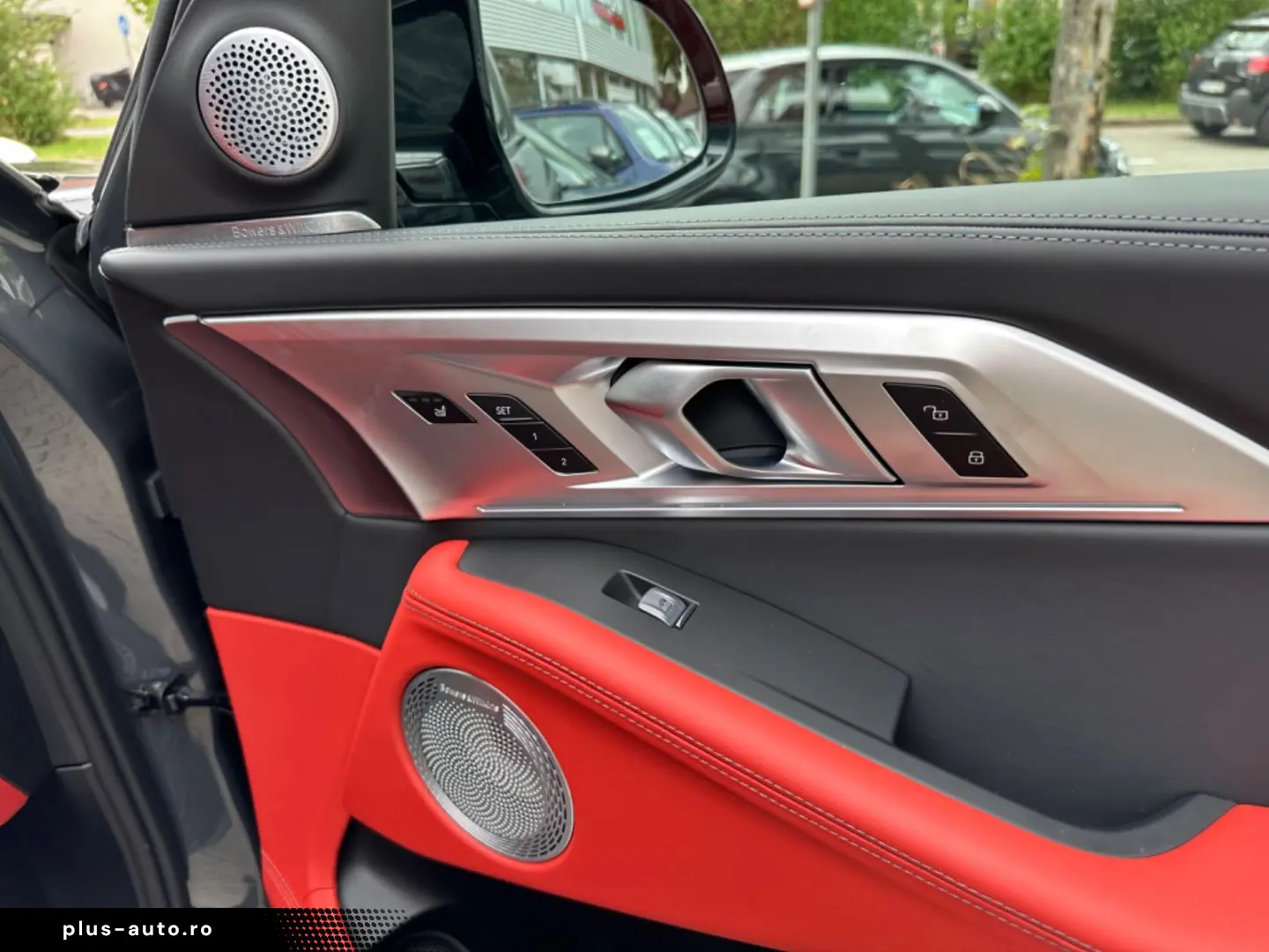 BMW XM 4.4 360  AHK MASSAGE HEAD-UP 23  B&W CARBON