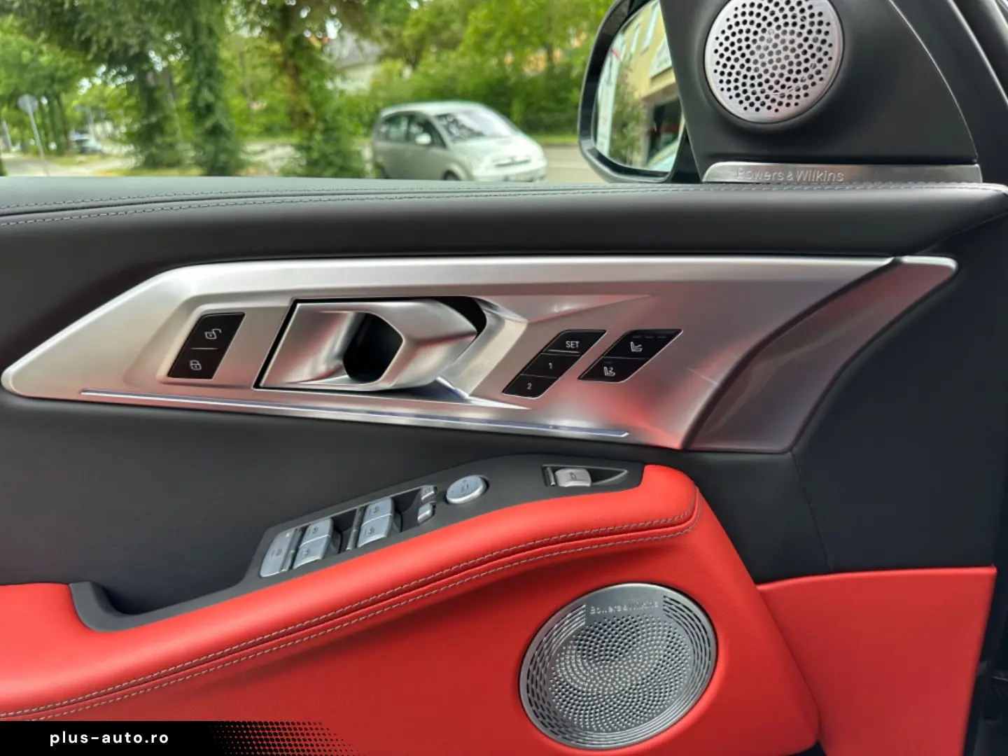 BMW XM 4.4 360  AHK MASSAGE HEAD-UP 23  B&W CARBON