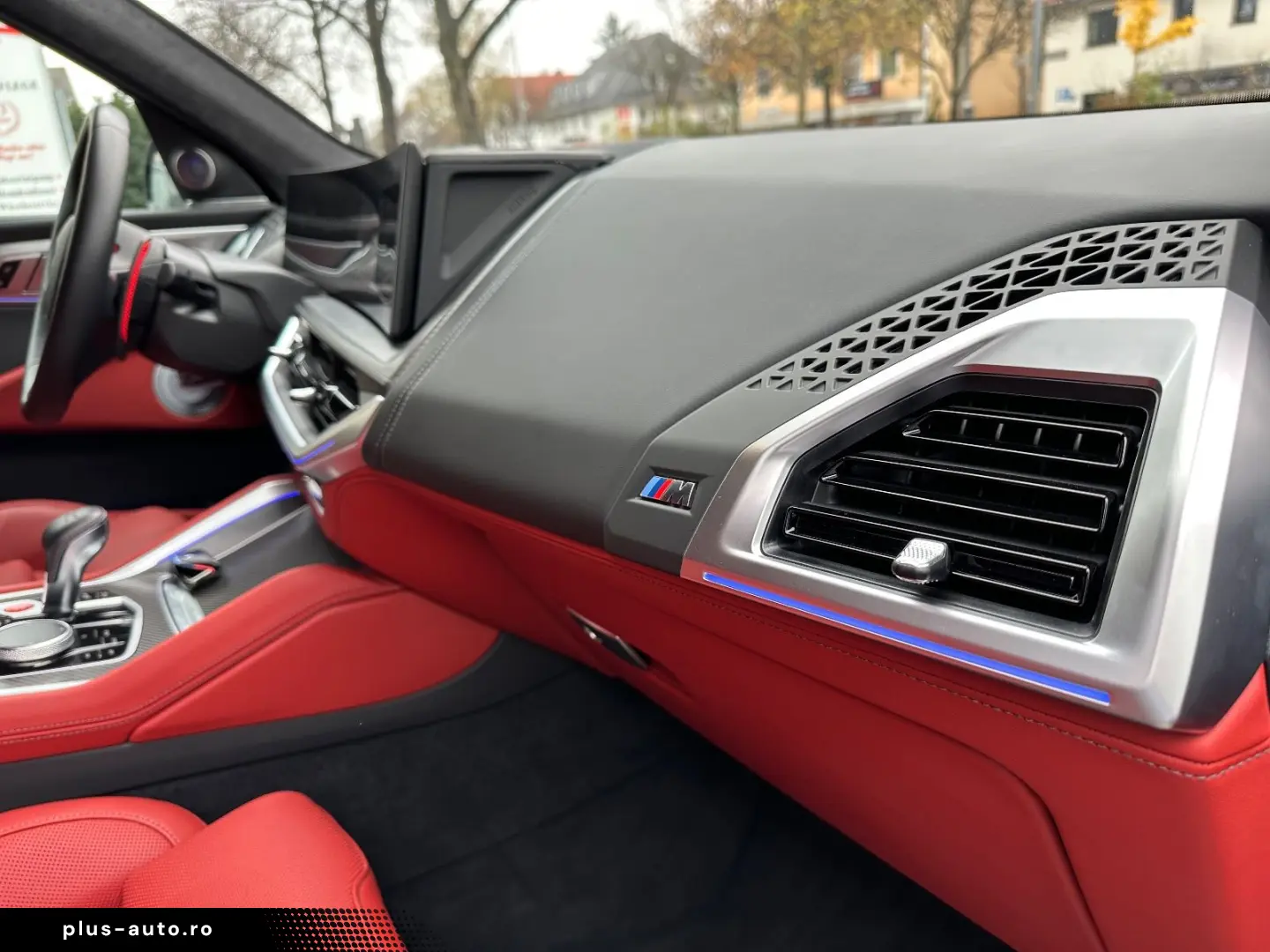 BMW XM 4.4 360  AHK MASSAGE HEAD-UP 23  B&W CARBON