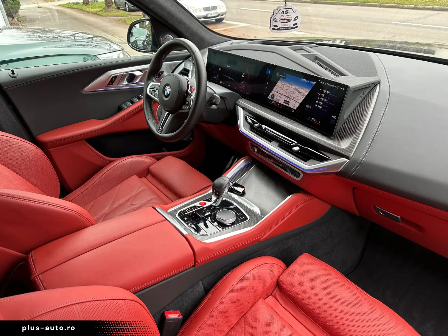 BMW XM 4.4 360  AHK MASSAGE HEAD-UP 23  B&W CARBON