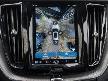 VOLVO XC60 T6 Twin Engine AWD R Design Plug-In Pano 36