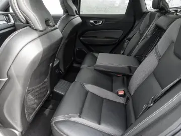 VOLVO XC60 T6 Twin Engine AWD R Design Plug-In Pano 36