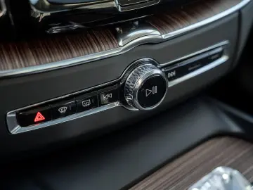 VOLVO XC60 T8 AWD Ultimate Bright