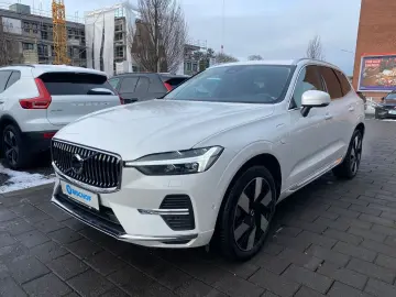VOLVO XC60 T6 Plus Bright Plug-In Hybrid 360 Harman Ka