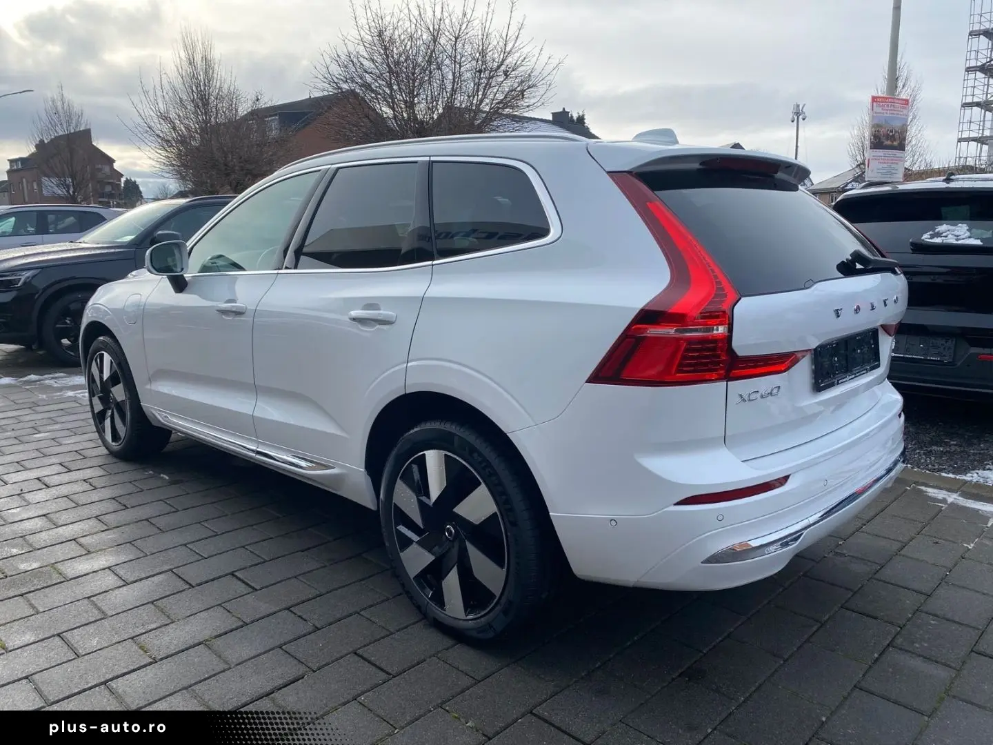 VOLVO XC60 T6 Plus Bright Plug-In Hybrid 360 Harman Ka