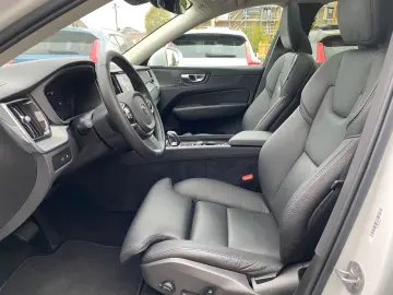 VOLVO XC60 T6 Plus Bright Plug-In Hybrid 360 Harman Ka