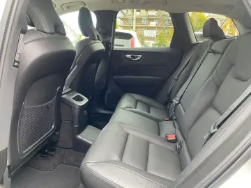 VOLVO XC60 T6 Plus Bright Plug-In Hybrid 360 Harman Ka