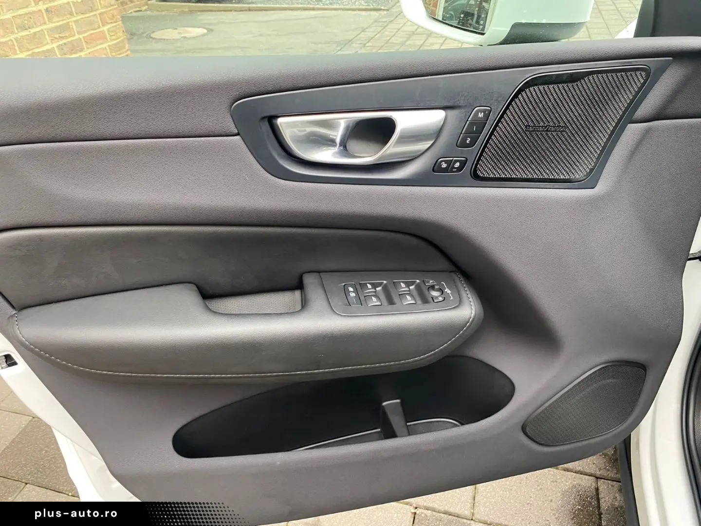 VOLVO XC60 T6 Plus Bright Plug-In Hybrid 360 Harman Ka