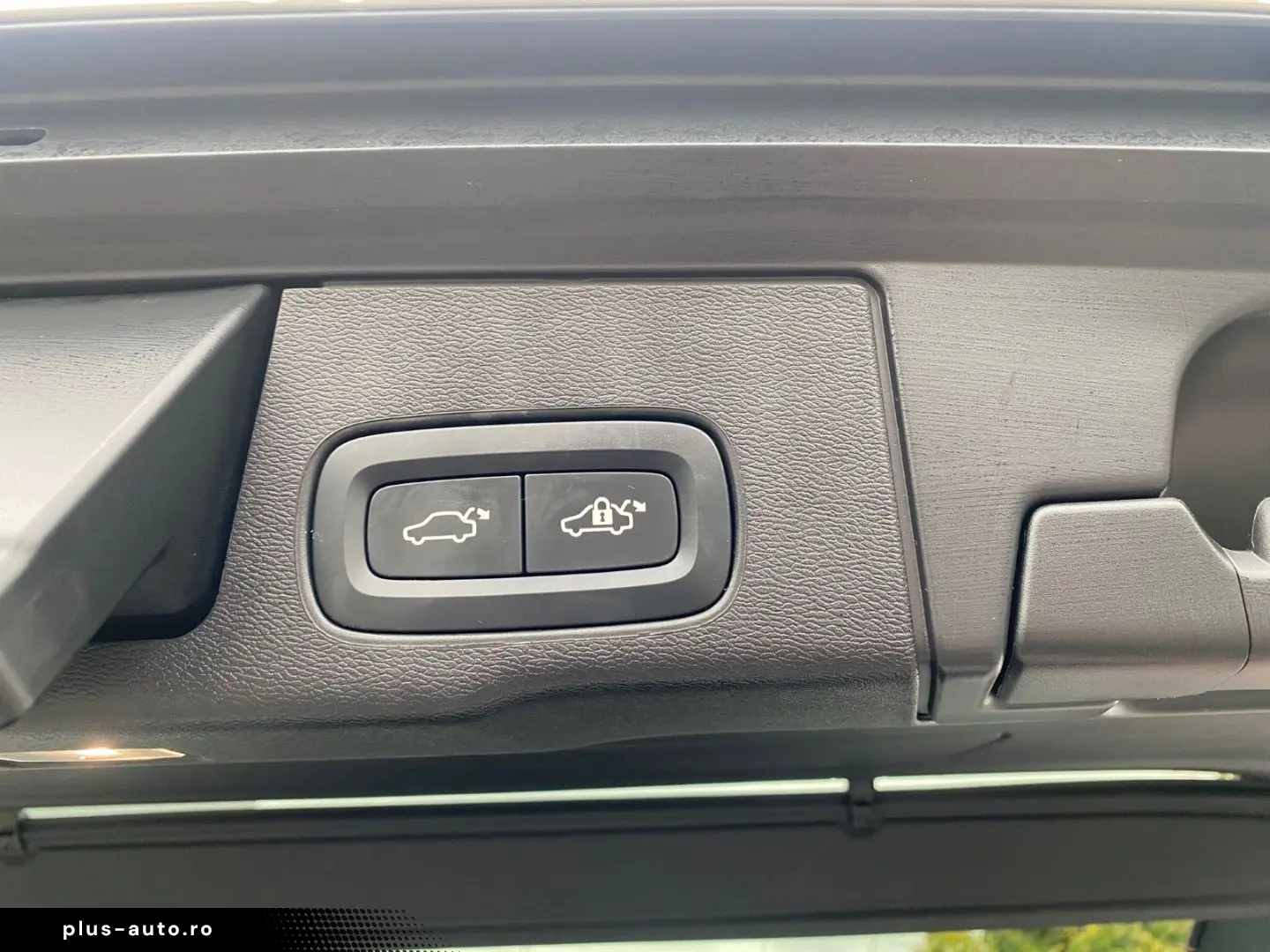 VOLVO XC60 T6 Plus Bright Plug-In Hybrid 360 Harman Ka