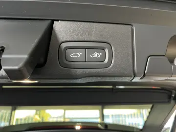 VOLVO XC60 T8 Ultimate Dark Recharge AWD ACC HeadUp