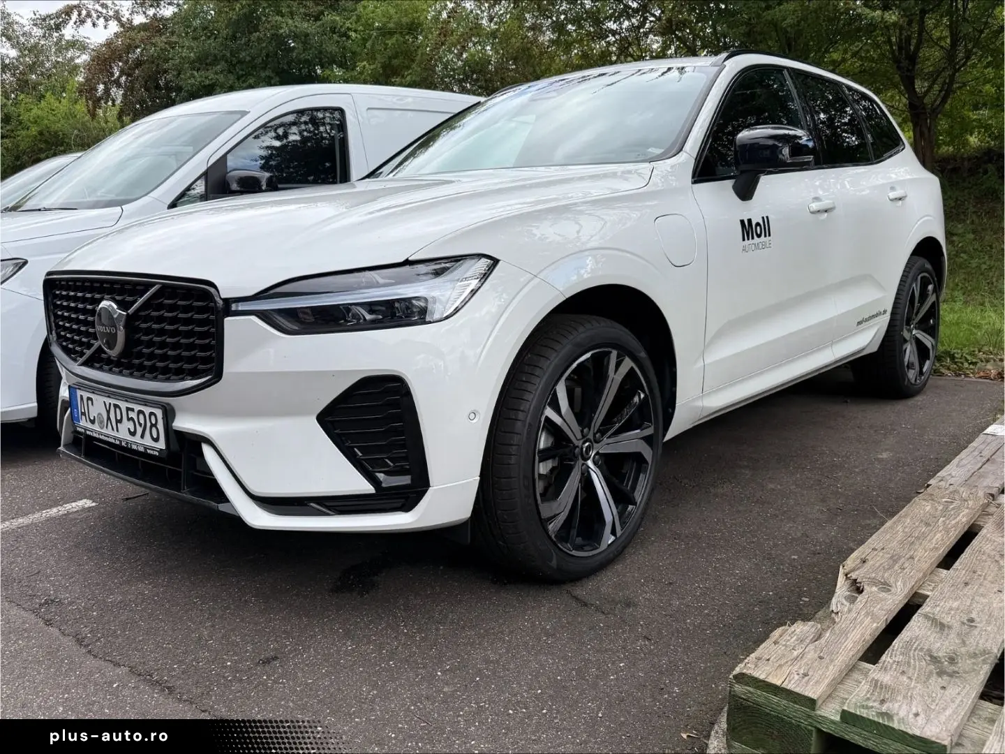 VOLVO XC60 Plus Dark Recharge Plug-In Hybrid AWD T8 Tw