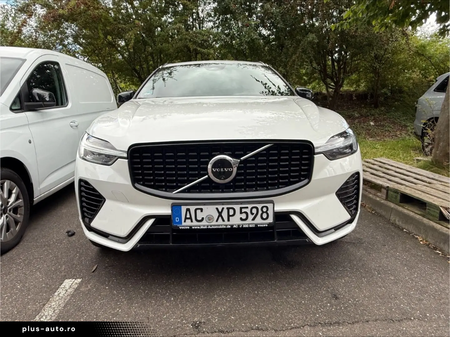 VOLVO XC60 Plus Dark Recharge Plug-In Hybrid AWD T8 Tw