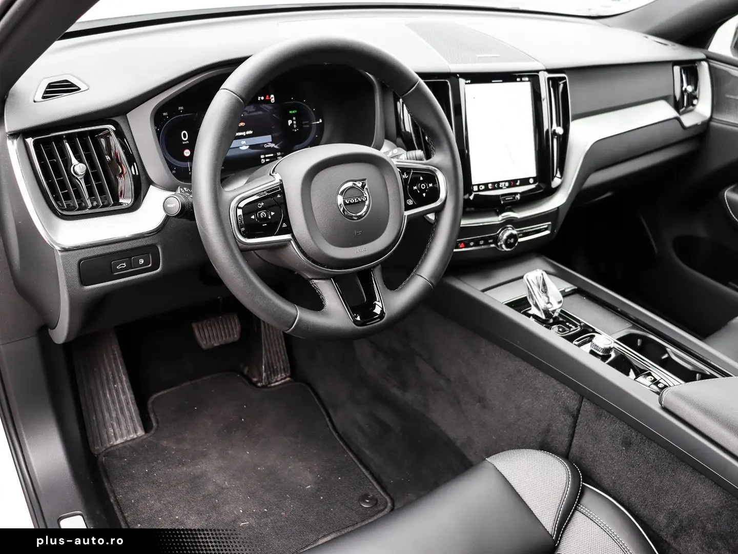 VOLVO XC60 Plus Dark Recharge Plug-In Hybrid AWD T8 Tw