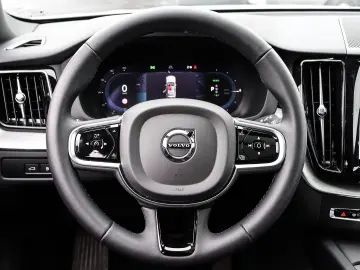 VOLVO XC60 Plus Dark Recharge Plug-In Hybrid AWD T8 Tw