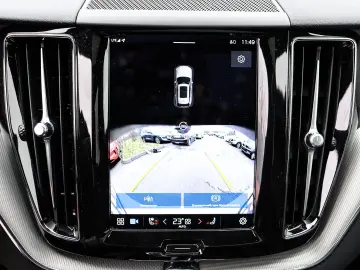 VOLVO XC60 Plus Dark Recharge Plug-In Hybrid AWD T8 Tw