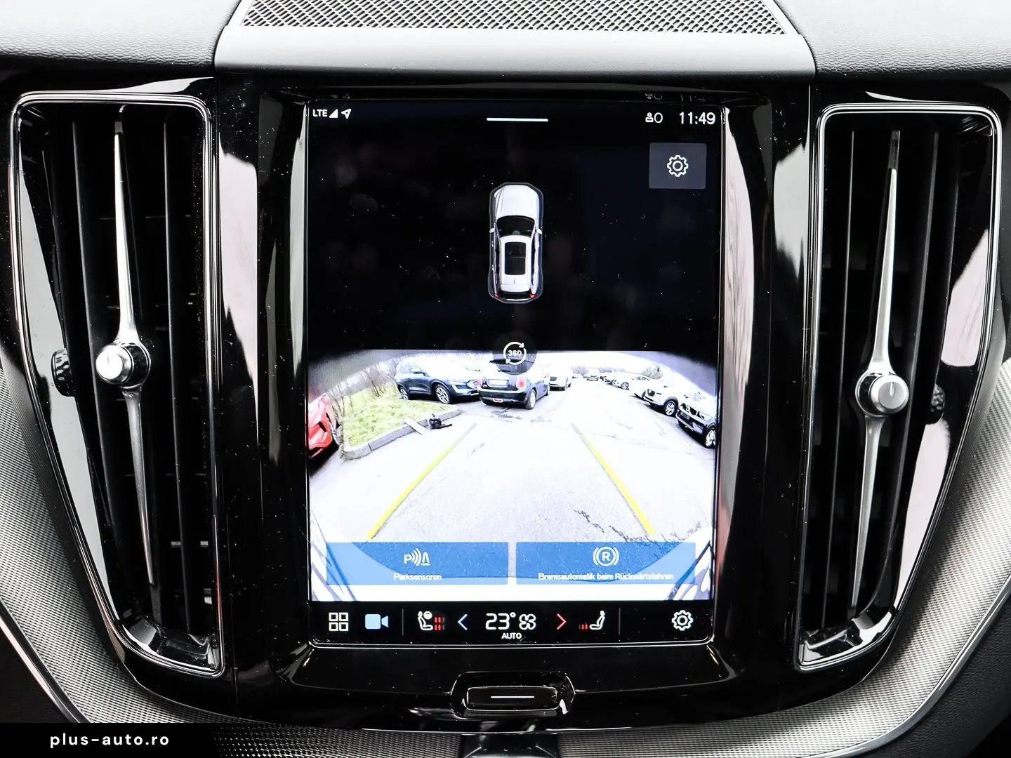 VOLVO XC60 Plus Dark Recharge Plug-In Hybrid AWD T8 Tw