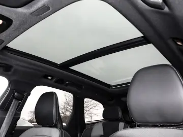 VOLVO XC60 Plus Dark Recharge Plug-In Hybrid AWD T8 Tw