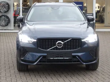 VOLVO XC60 Plus Dark T6 AWD Plug-in Alarm 360  Pano