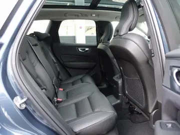 VOLVO XC60 Plus Dark T6 AWD Plug-in Alarm 360  Pano