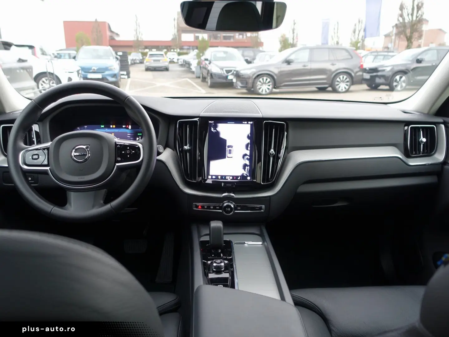 VOLVO XC60 Plus Dark T6 AWD Plug-in Alarm 360  Pano