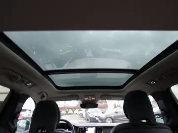 VOLVO XC60 Plus Dark T6 AWD Plug-in Alarm 360  Pano