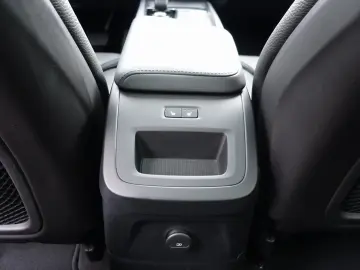 VOLVO XC60 Plus Dark T6 AWD Plug-in Alarm 360  Pano