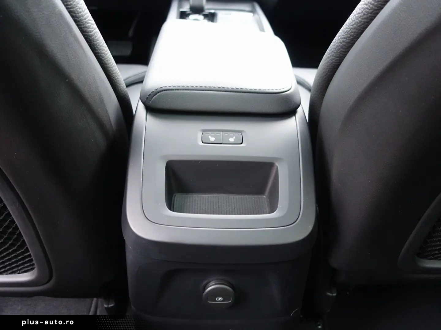 VOLVO XC60 Plus Dark T6 AWD Plug-in Alarm 360  Pano