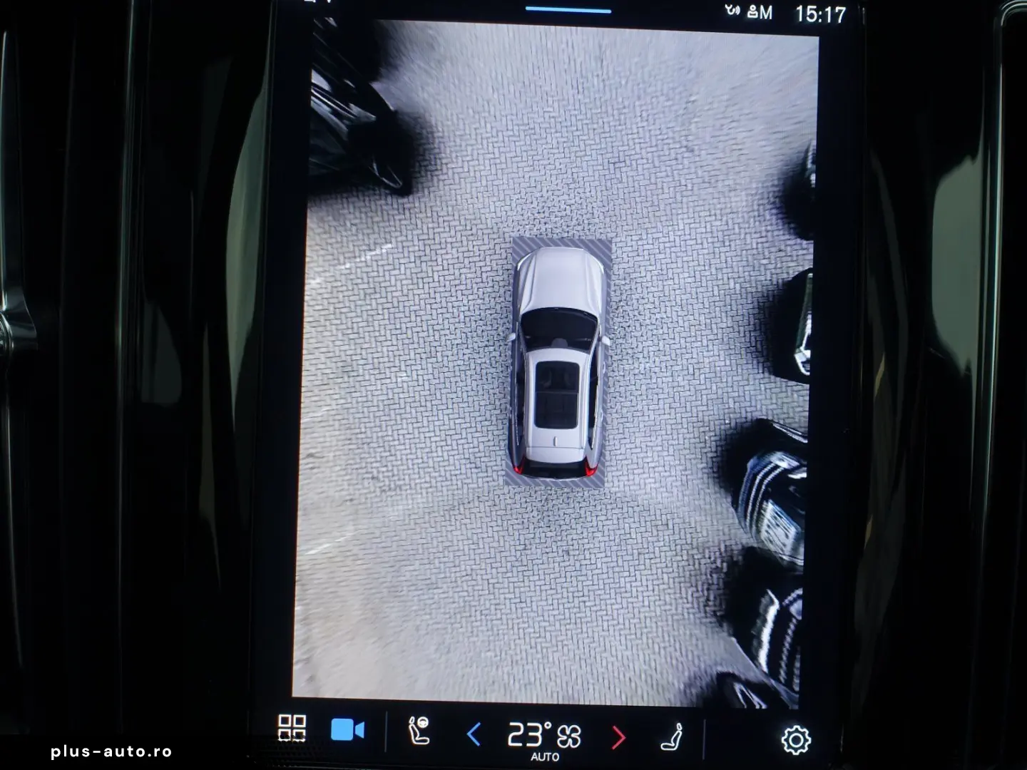 VOLVO XC60 Plus Dark T6 AWD Plug-in Alarm 360  Pano