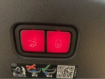 MERCEDES-BENZ CLE 300 4Matic AMG Line Premium Plus HUD Pano