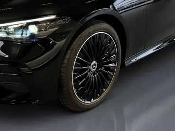 MERCEDES-BENZ CLE 300 e AMG NIGHT DiG L DISTR AMBIE MEM PANO