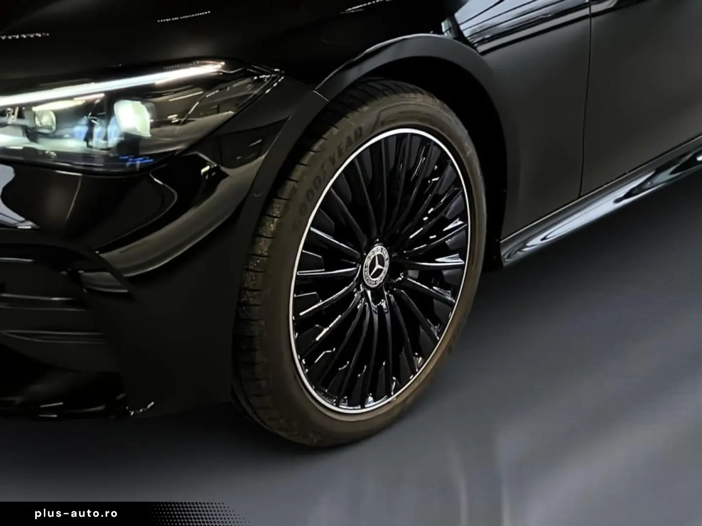 MERCEDES-BENZ CLE 300 e AMG NIGHT DiG L DISTR AMBIE MEM PANO