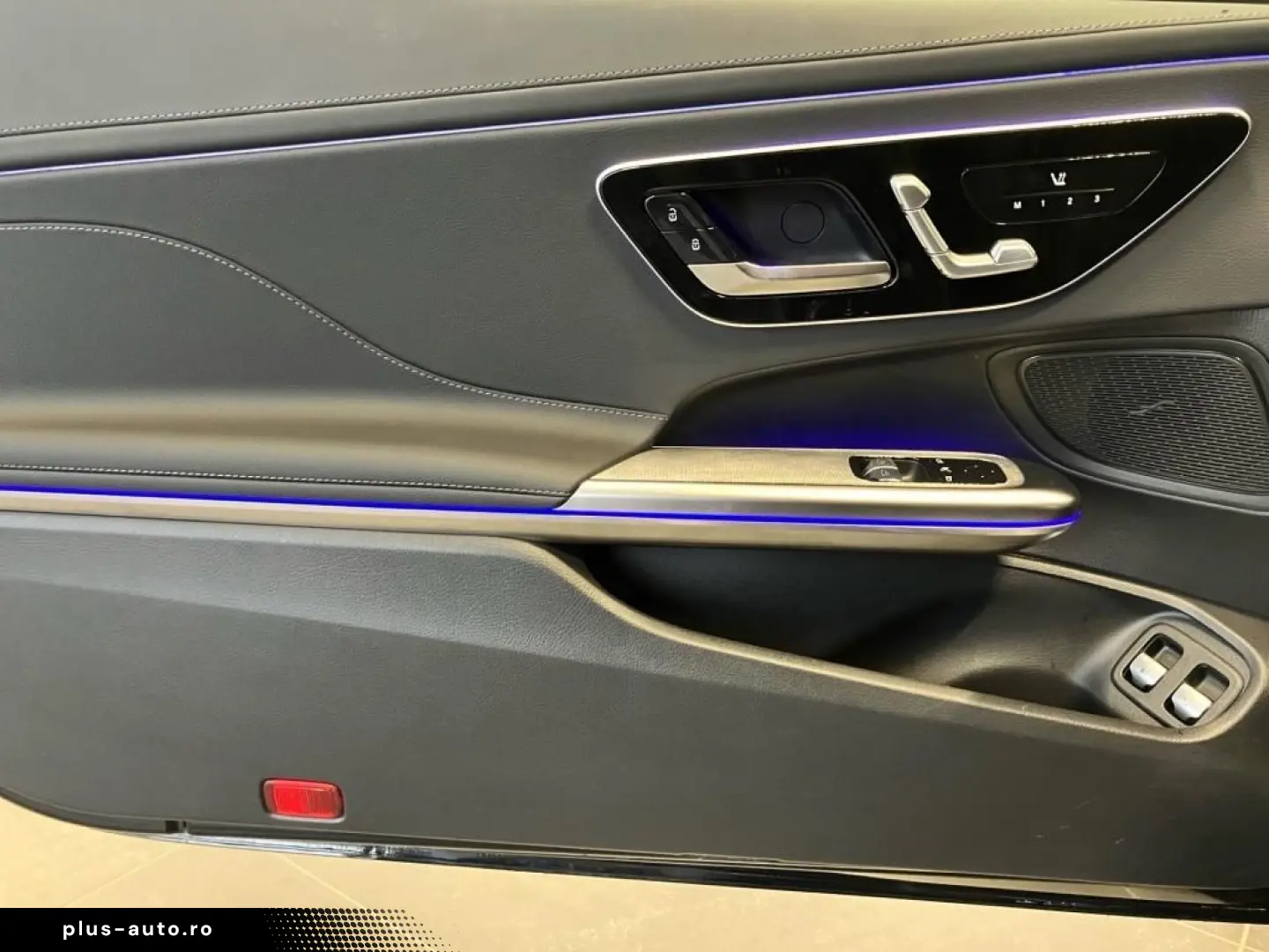 MERCEDES-BENZ CLE 300 e AMG NIGHT DiG L DISTR AMBIE MEM PANO