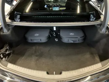 MERCEDES-BENZ CLE 300 e AMG NIGHT DiG L DISTR AMBIE MEM PANO