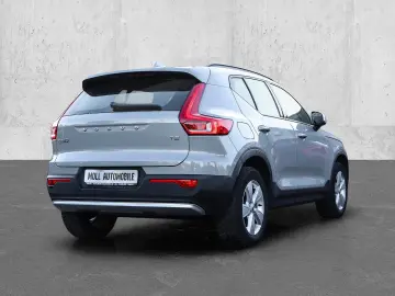 VOLVO XC40 Essential 2WD