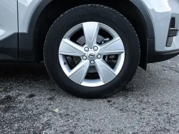 VOLVO XC40 Essential 2WD