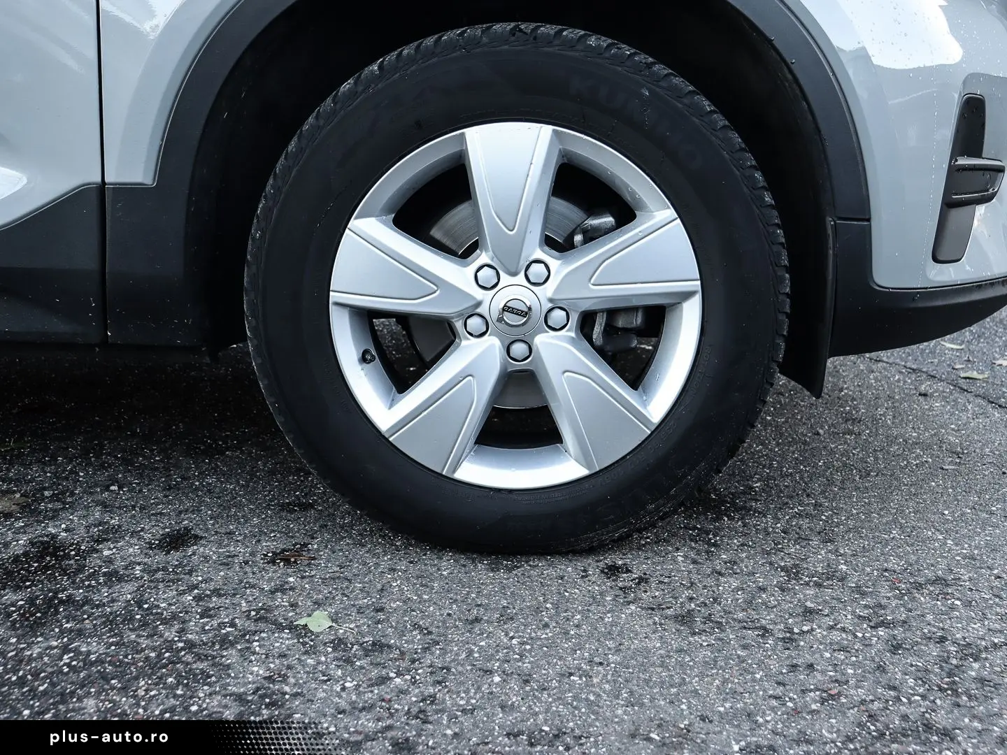 VOLVO XC40 Essential 2WD