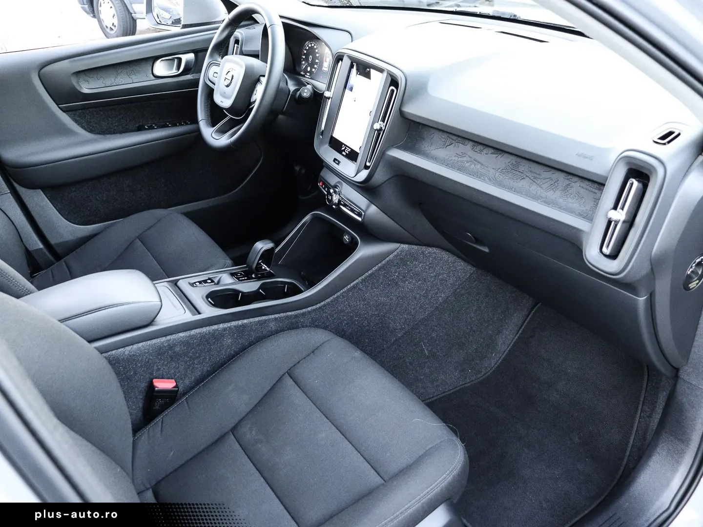 VOLVO XC40 Essential 2WD